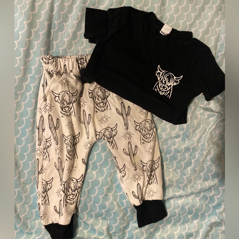Cow outfit. Size 80. Boutique brand